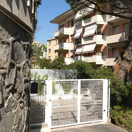 La Casetta - Gaslini E Boccadasse - Private Parking & Garden Genoa