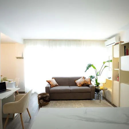 Apartment La Casetta - Gaslini E Boccadasse - Private Parking & Garden Genoa