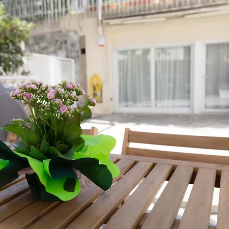 La Casetta - Gaslini E Boccadasse - Private Parking & Garden Apartment