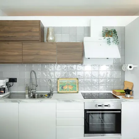La Casetta - Gaslini E Boccadasse - Private Parking & Garden Apartment Genoa