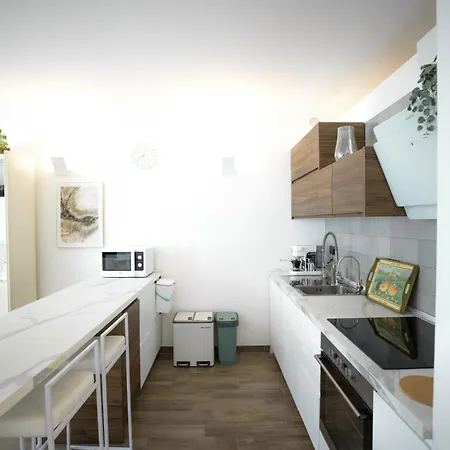 Apartment La Casetta - Gaslini E Boccadasse - Private Parking & Garden Genoa