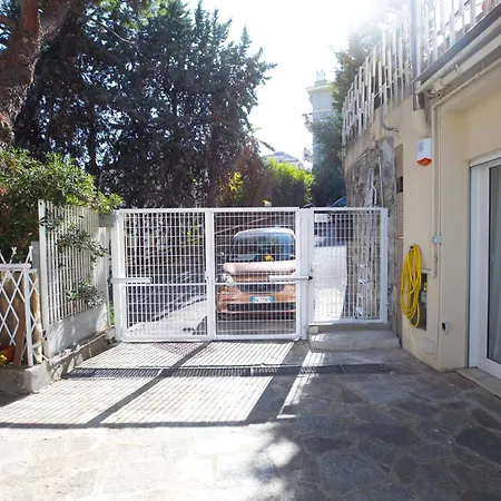 La Casetta - Gaslini E Boccadasse - Private Parking & Garden Genoa